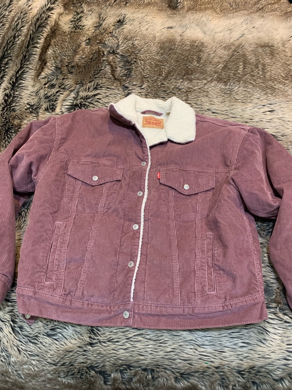Levi’s Sherpa Lined Mauve Corduroy 90s Oversized Trucker Jacket size L